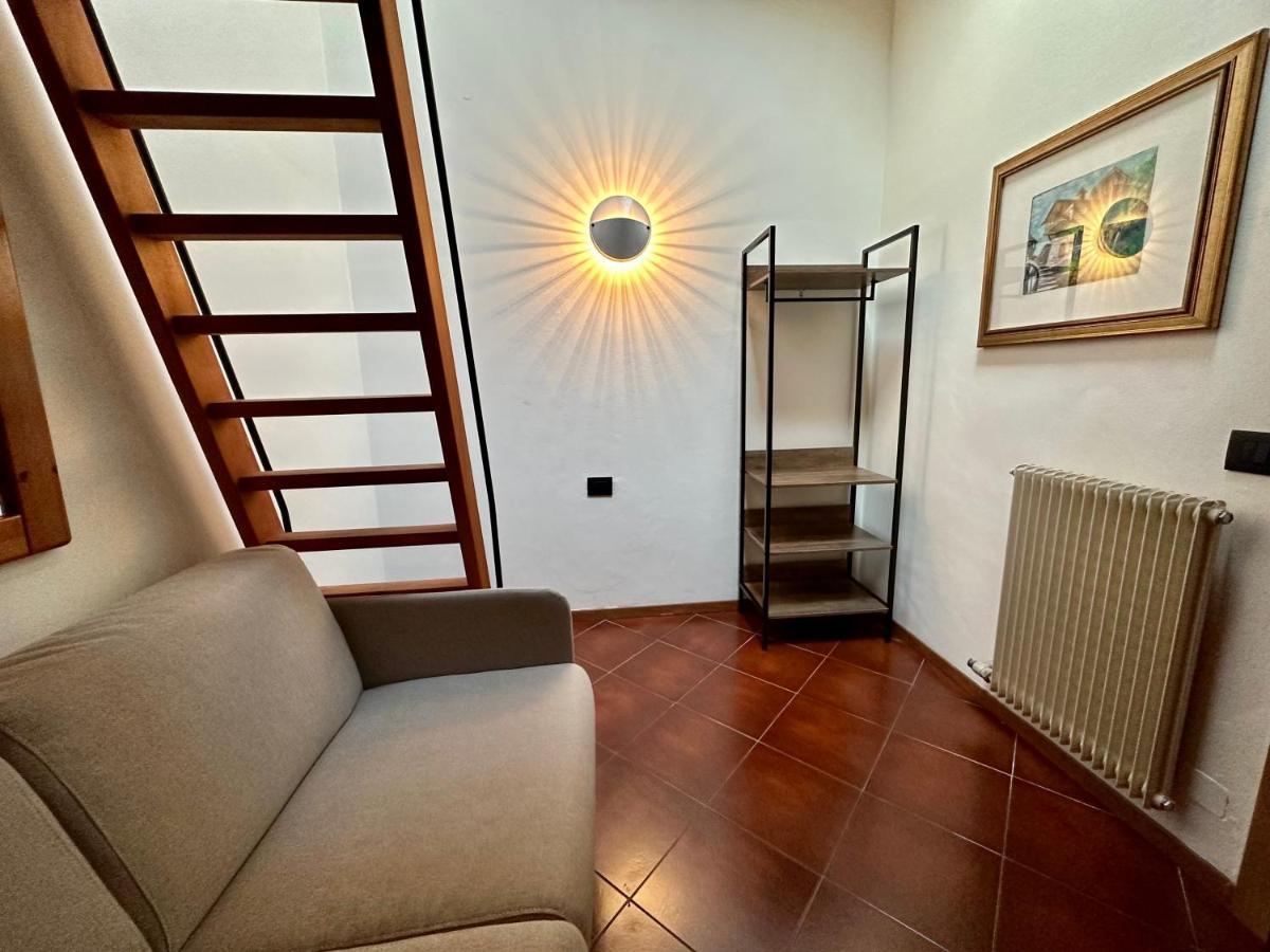 Apartamento Mansarda Con Vista Giustino Exterior foto