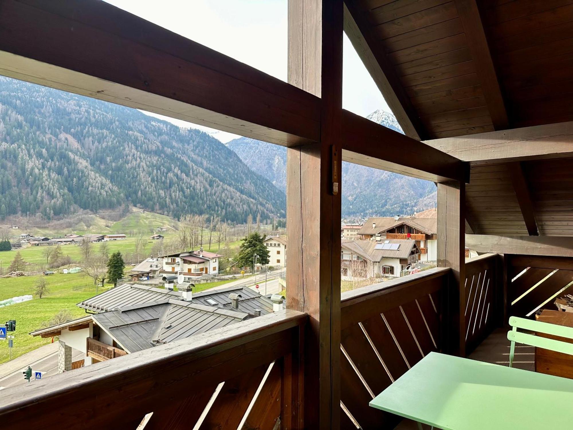 Apartamento Mansarda Con Vista Giustino Exterior foto
